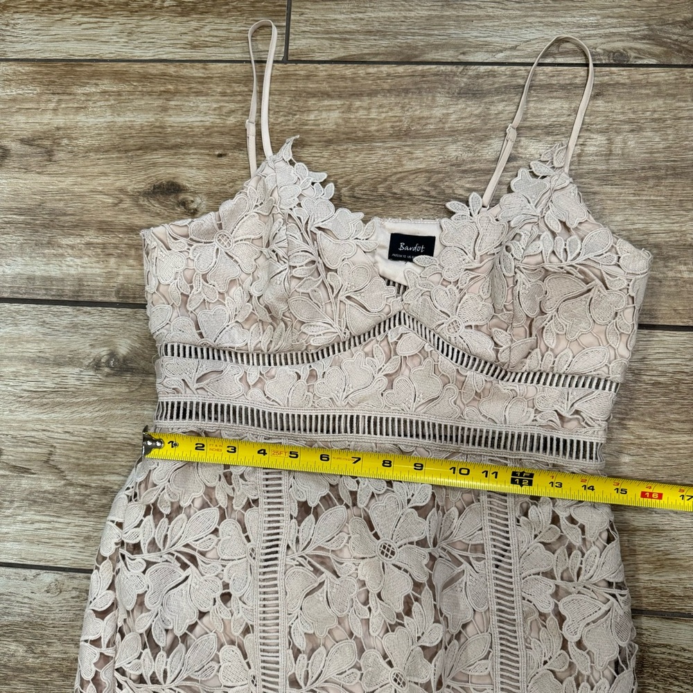 Bardot Botanica Lace Midi Dress Size 8 Nude Beige Floral Overlay Ladder Lace - Picture 15 of 16